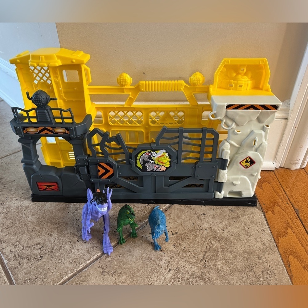 Kid Connection Dinosaur Big Dino Gate Cage Fortress- Comes Dinos Toddler Boy